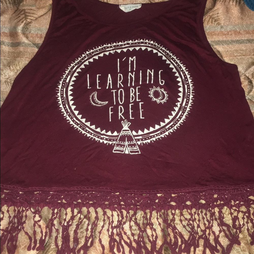 L // Maroon fringe muscle tee